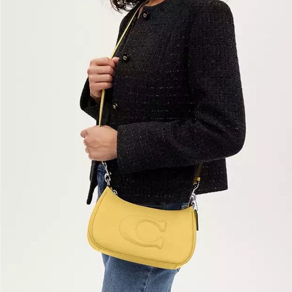 Coach Teri Shoulder bag With Signature Quilting. Silver/Daisy.CR099. Brand new. - Picture 4 of 7